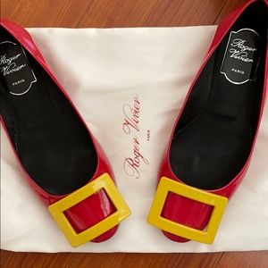 Size 35 Roger Vivier Red patent flats